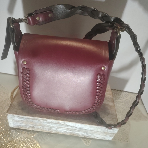 Elegant Burgundy Leather Bag - Picture 3 of 11